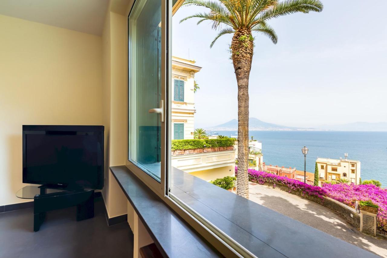 Dolcevita With Parking By Napoliapartments * Naples