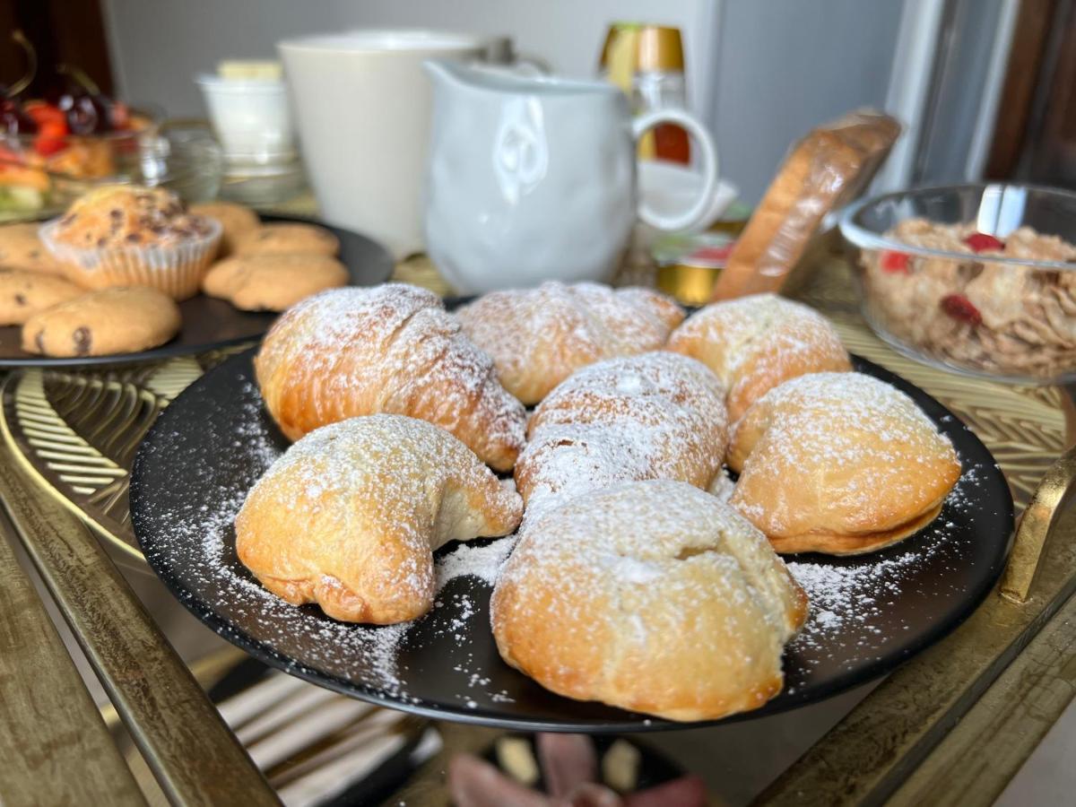 La Lepre Felice-bovio Naples
