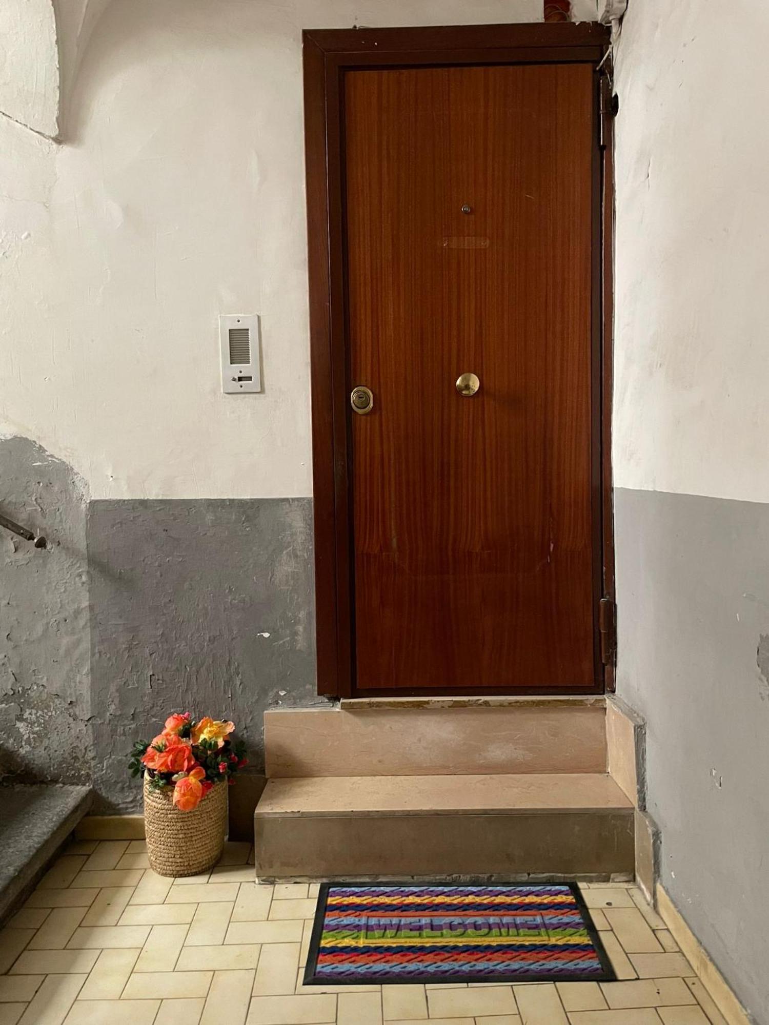 Apartment Colorful House *