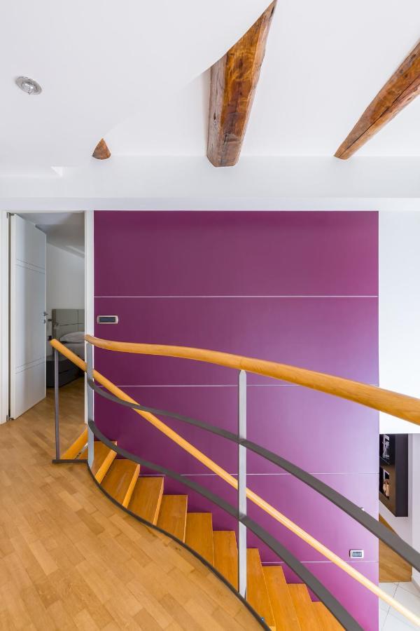 Apartment Design & Duplex At National Museum Naples