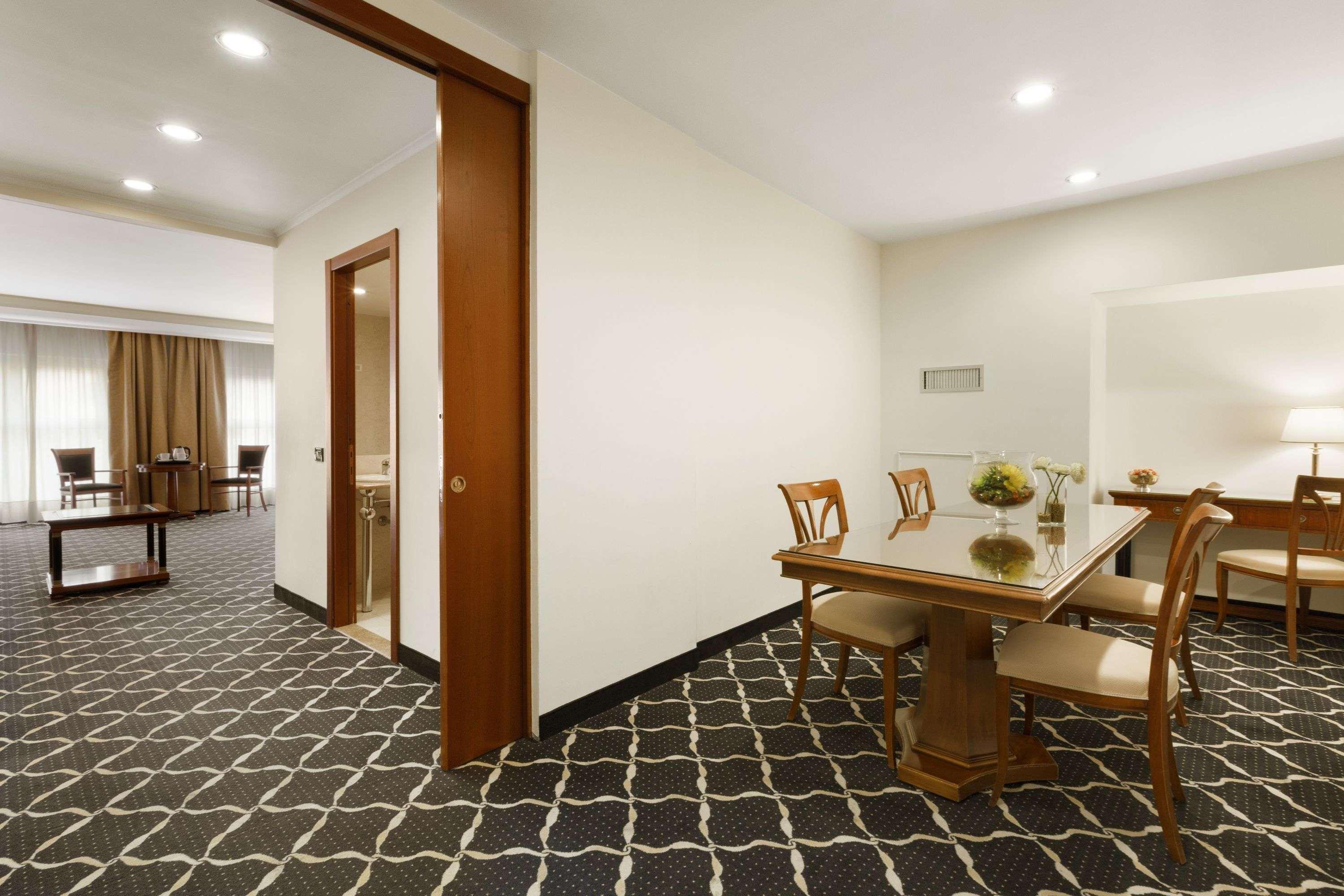 Ramada By Wyndham Naples