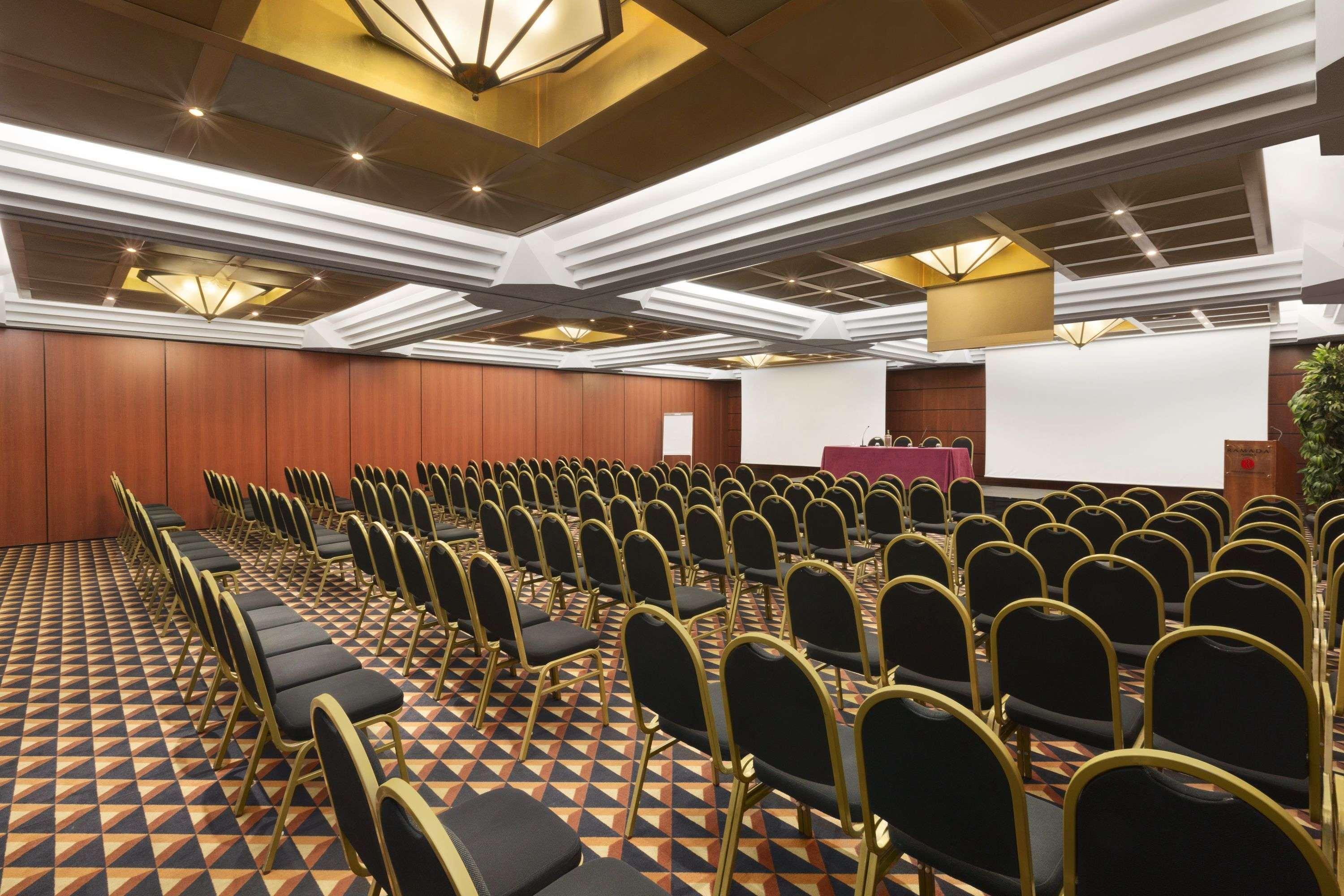 Hotel Ramada By Wyndham Naples