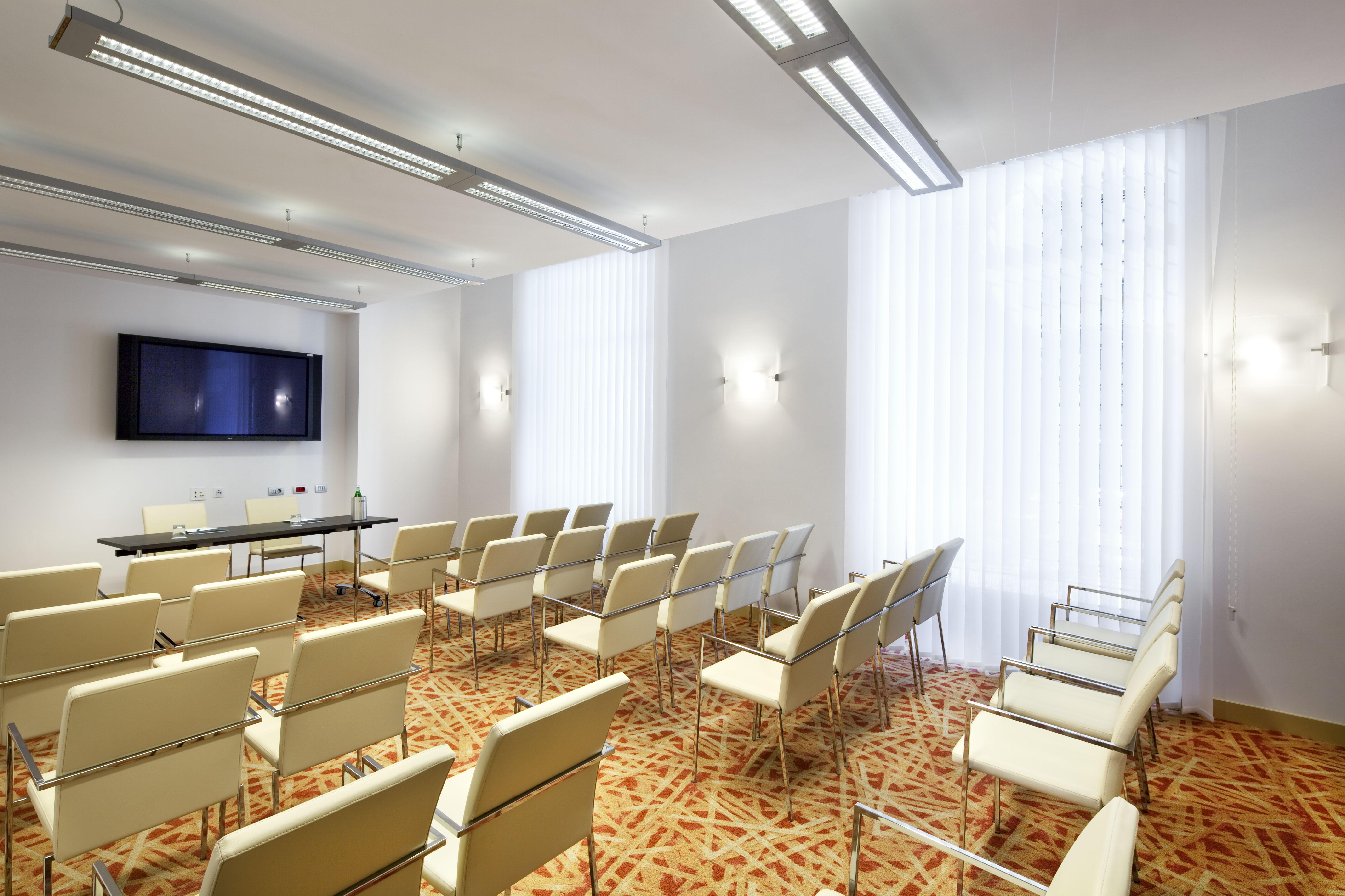 Una Hotels Napoli Hotel 4*