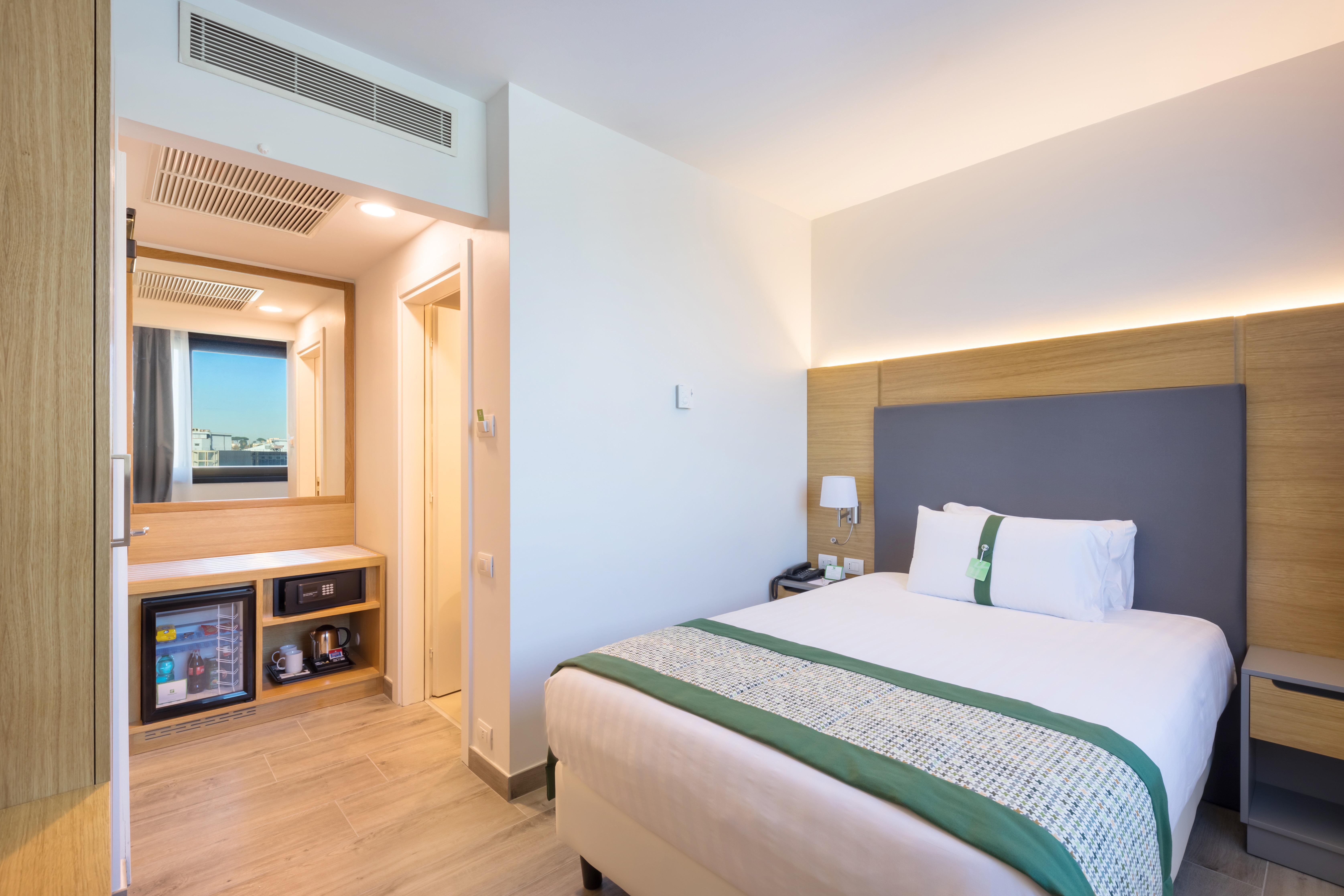 Hotel By Ihg 4*
