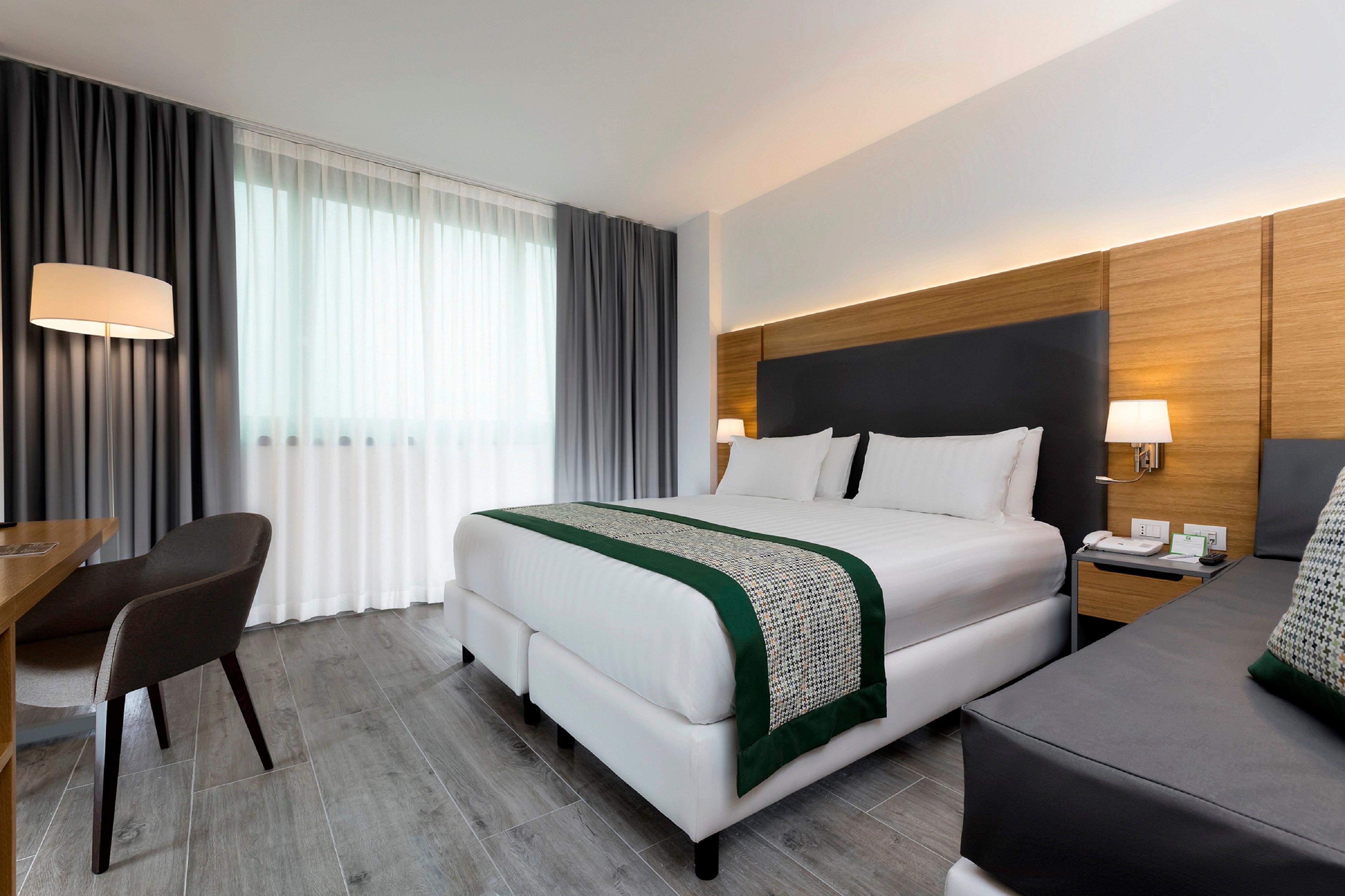 Hotel By Ihg