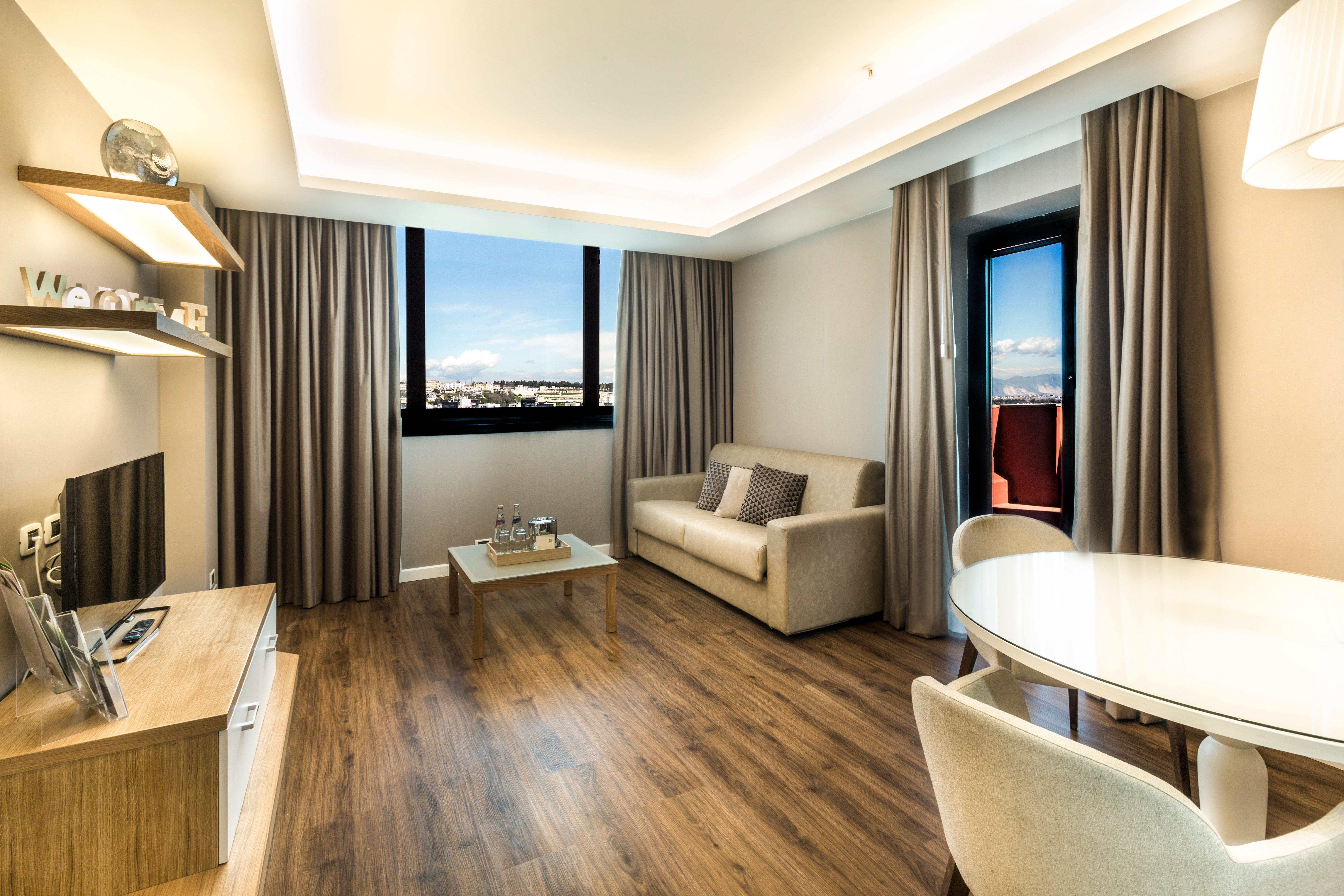By Ihg Hotel 4*