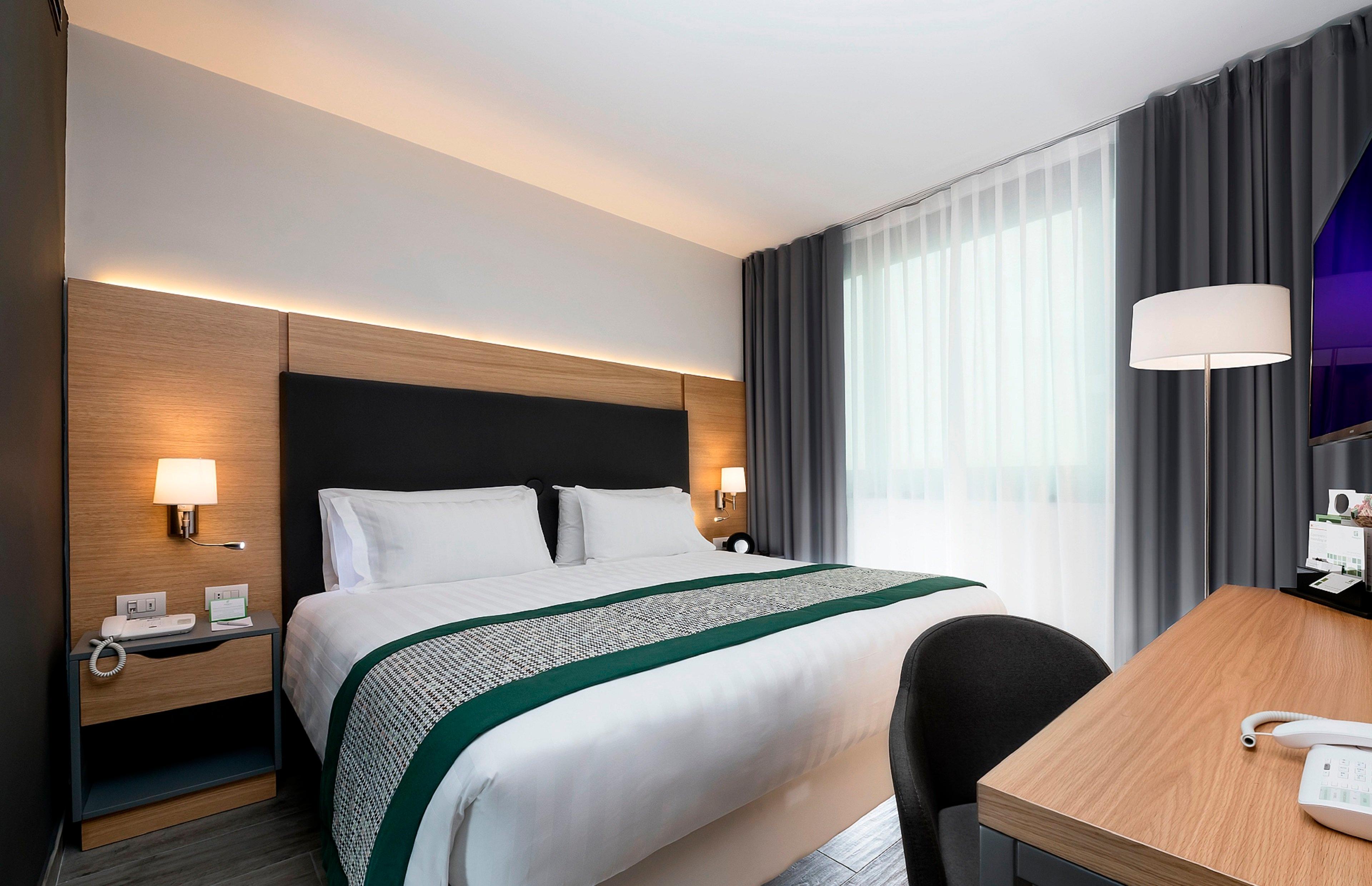 By Ihg