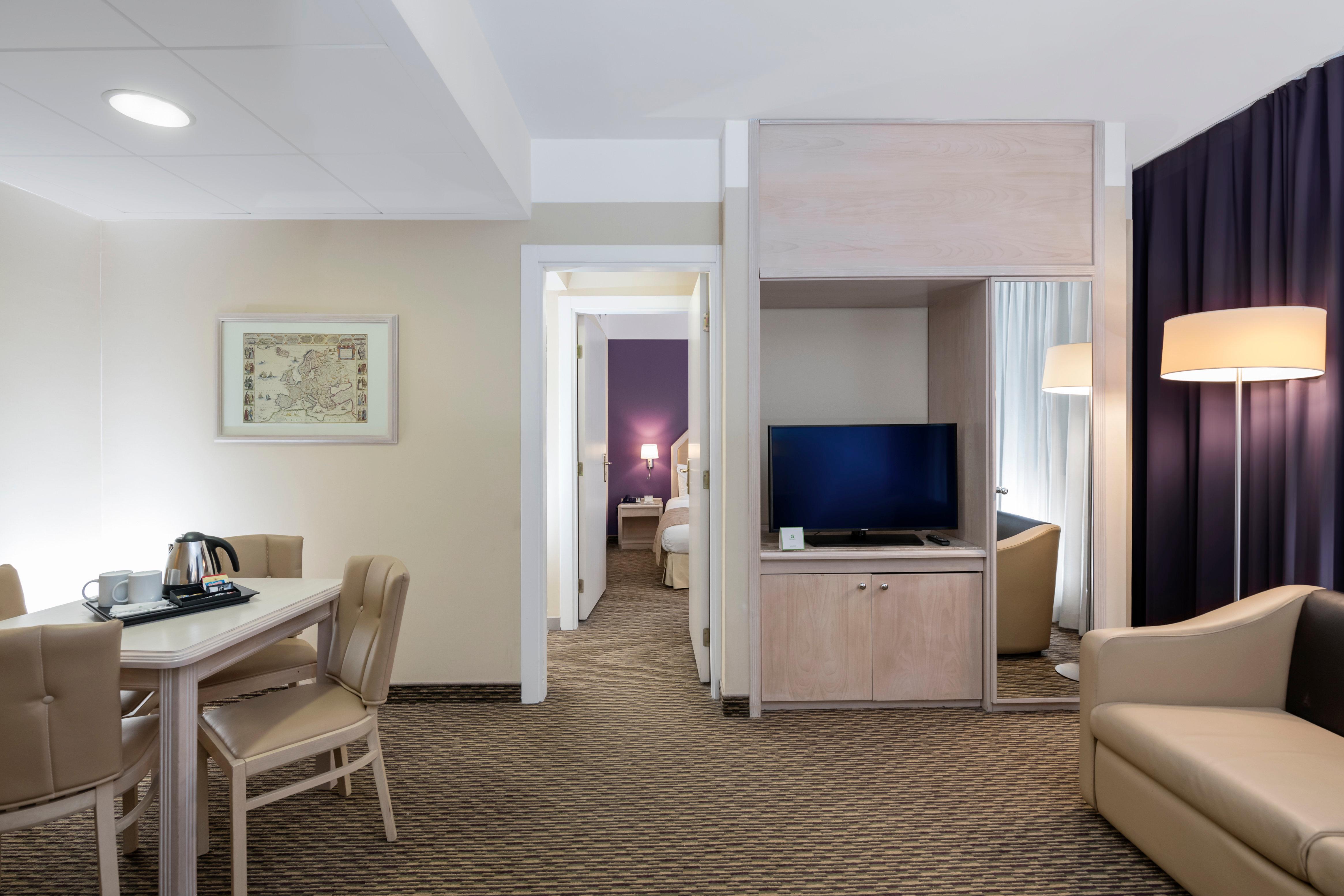 By Ihg