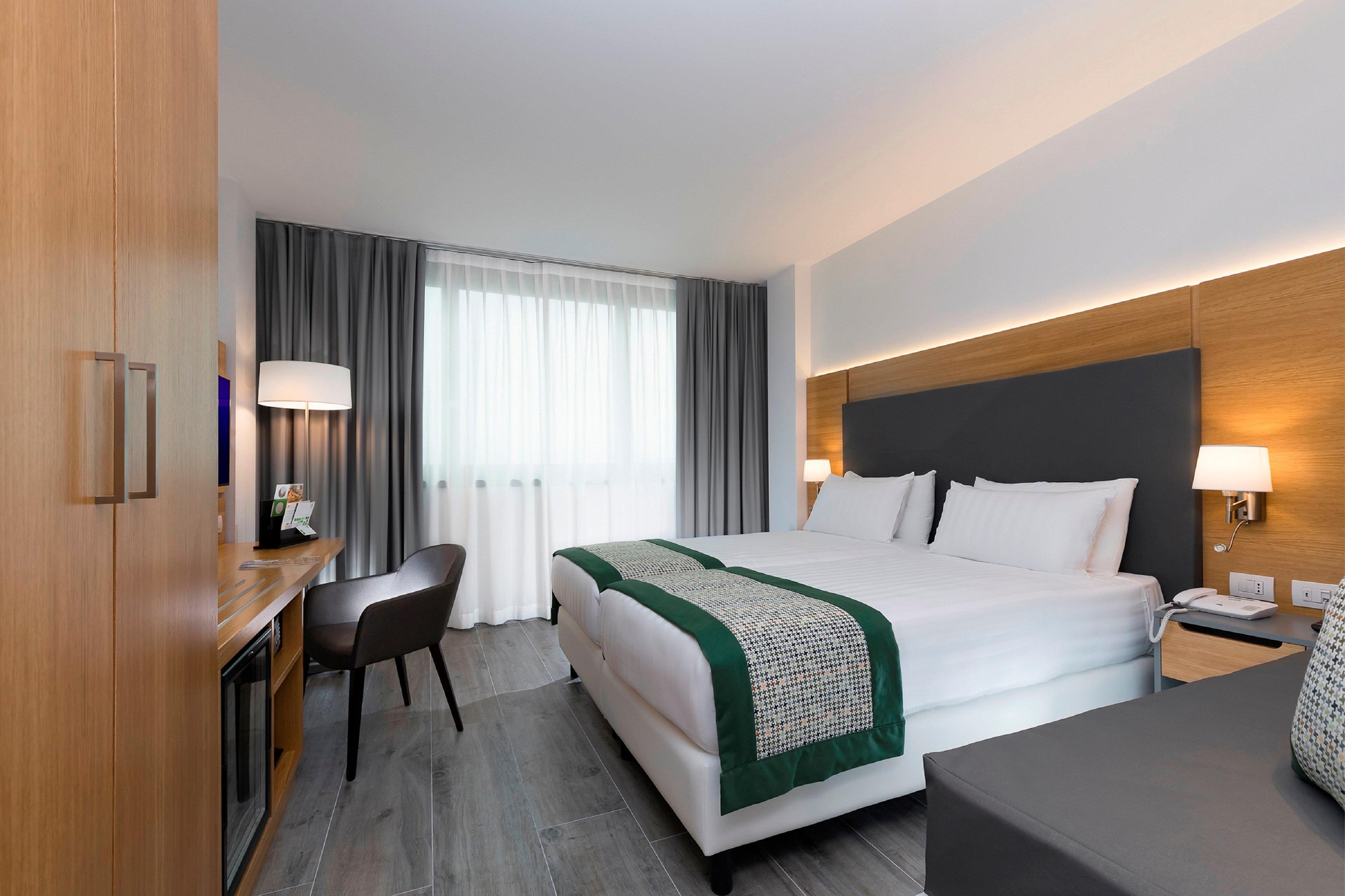 By Ihg Naples