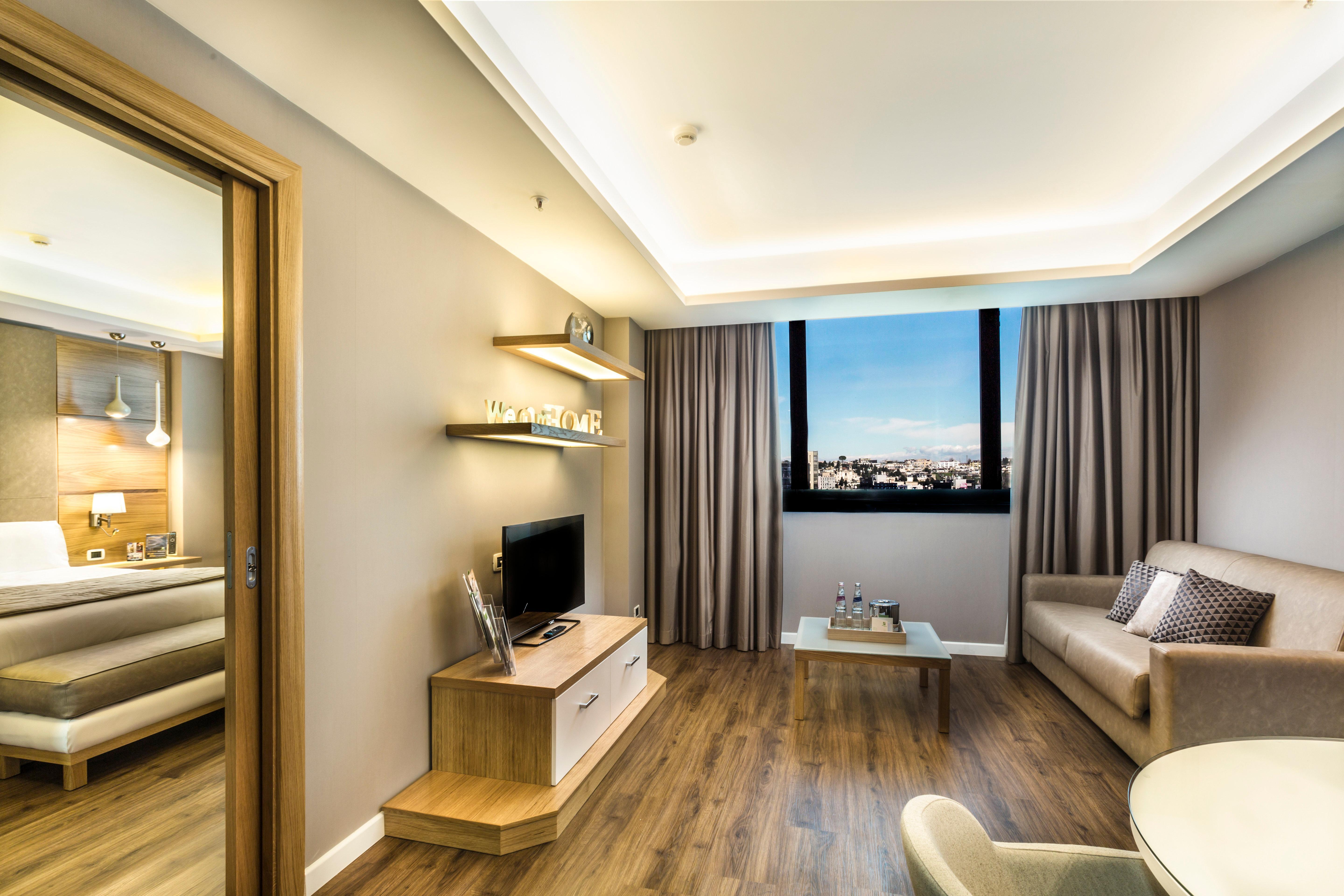By Ihg Hotel Naples