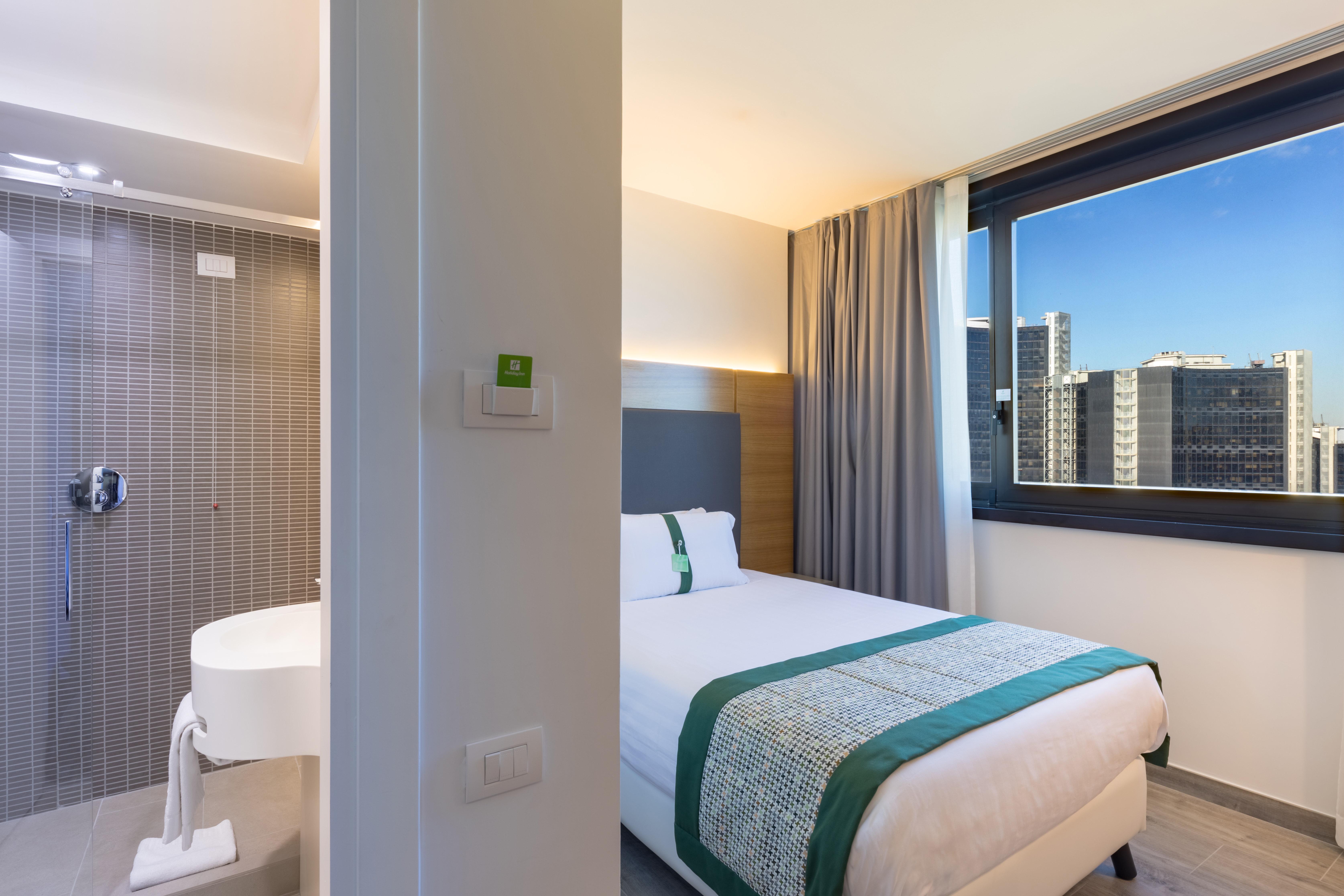 Hotel By Ihg