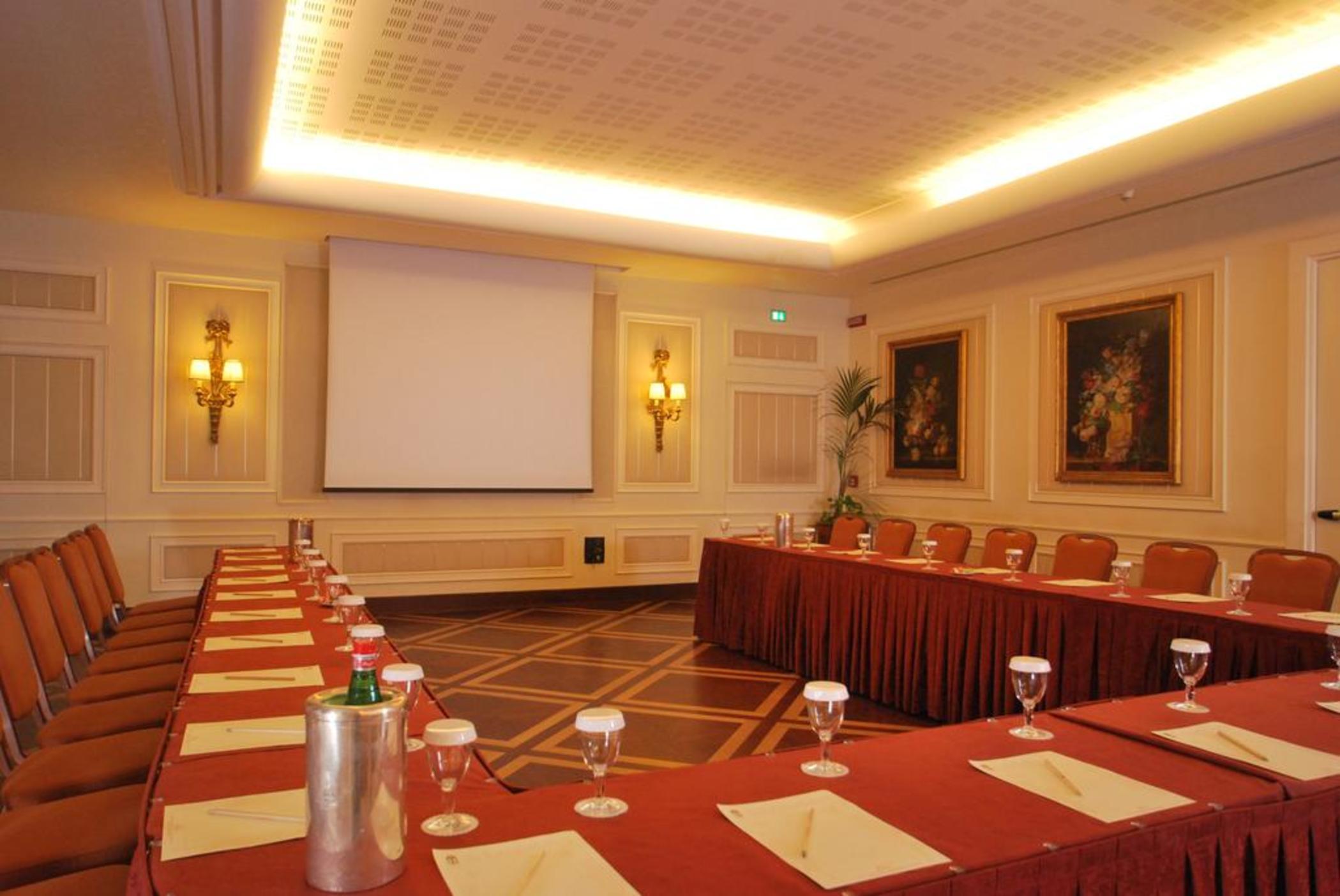 Palazzo Alabardieri Hotel 4*