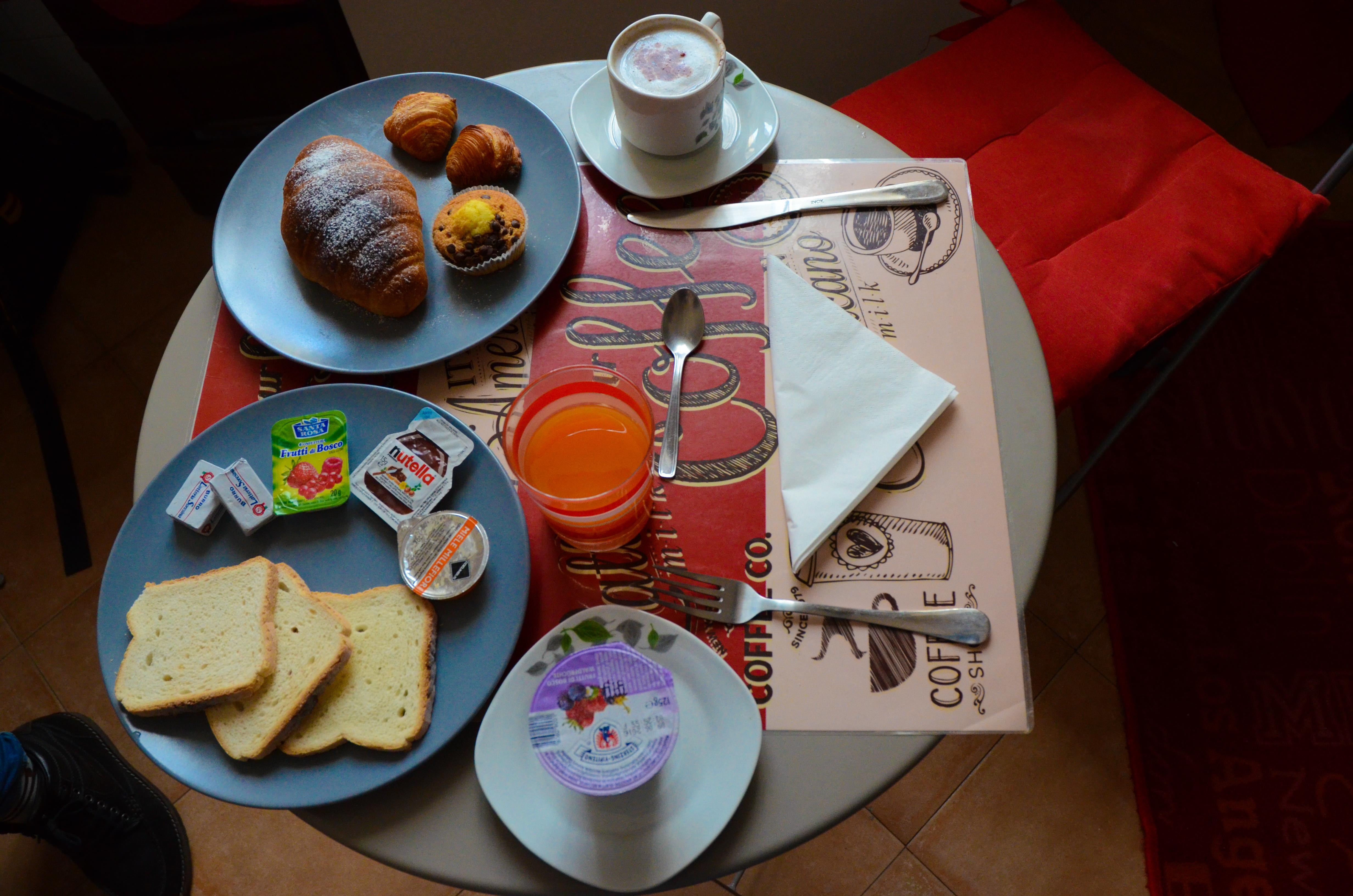 Tecla Naples