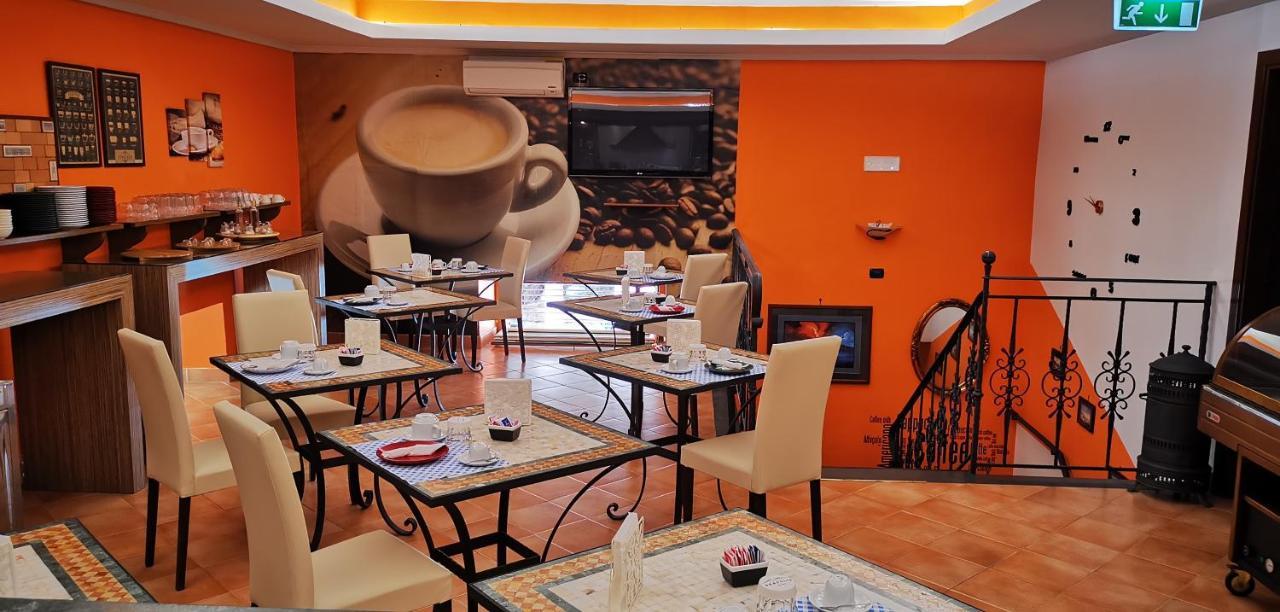 Hotel Neapolis 3*