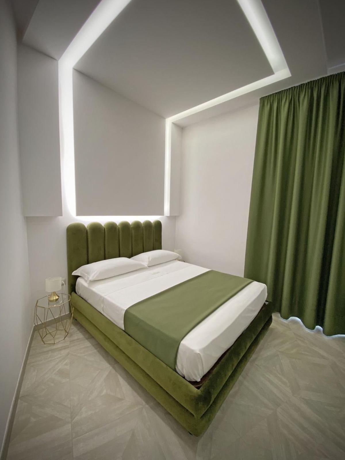 Twin Towers Luxury * Naples