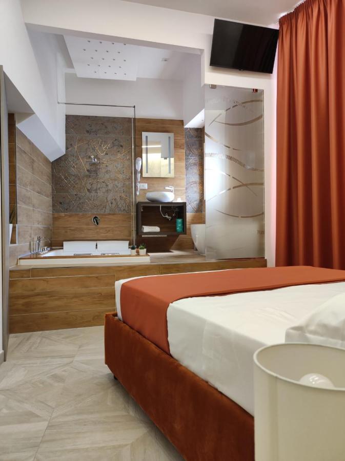 Twin Towers Luxury * Naples