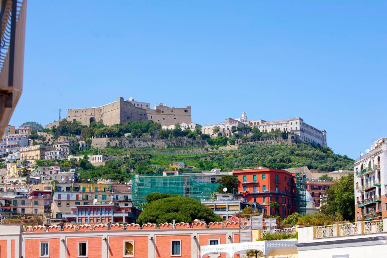 Vivaldo Piazza Dei Martiri - * Naples