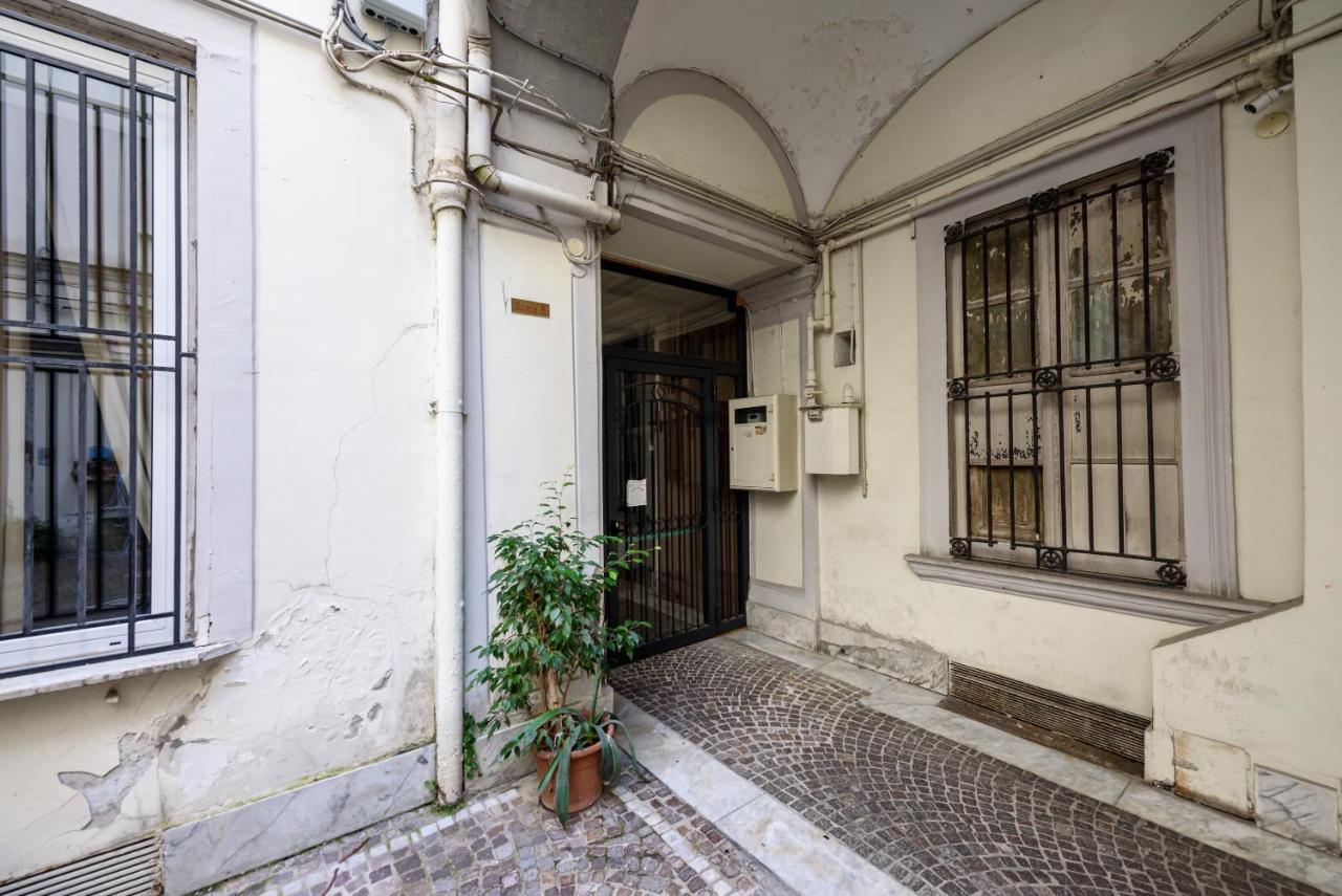 Piazza Garibaldi 118 *