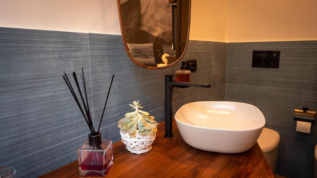 Bed & Breakfast Domus Vesuvio Naples