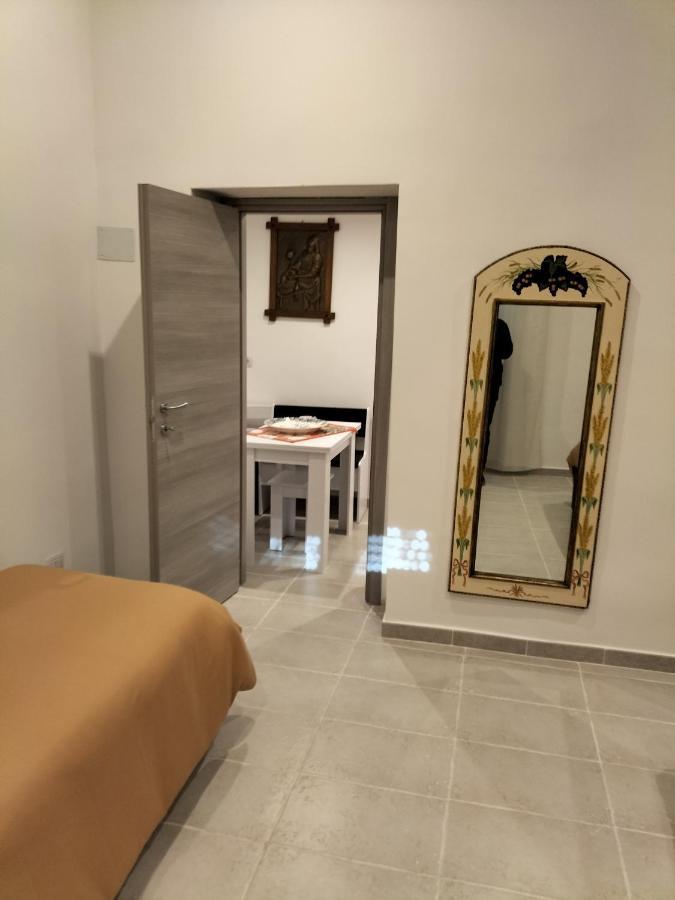 Apartment Dimora Di Don Kikkone Naples