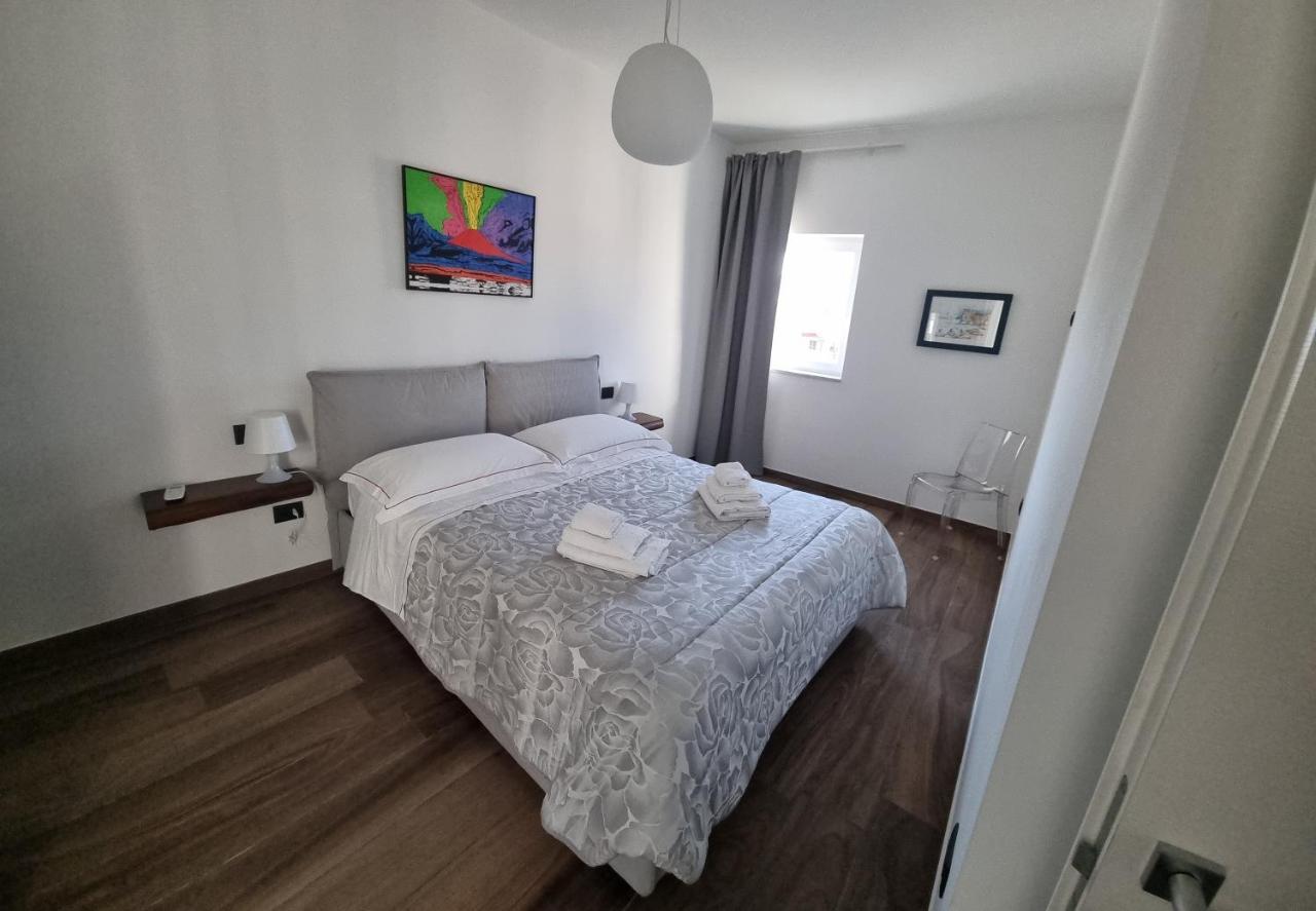 Metro Art Apartment *