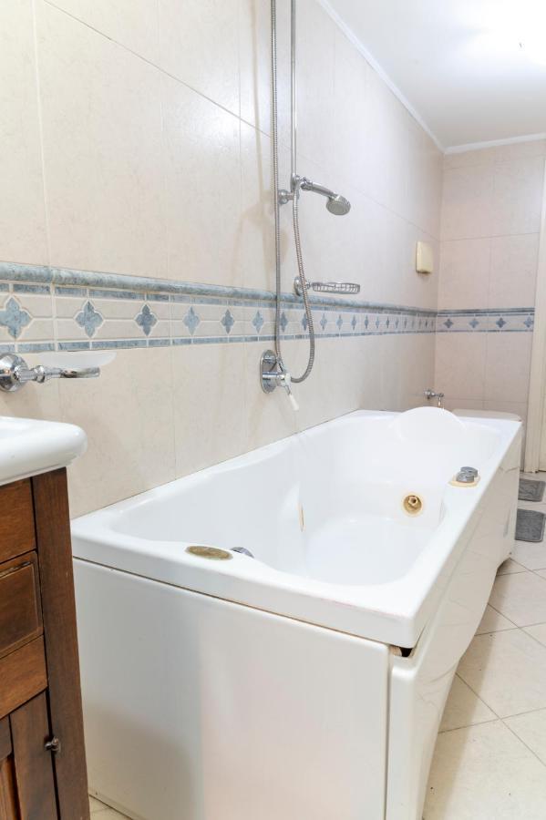 Deluxe With Garden In Vomero Apartment