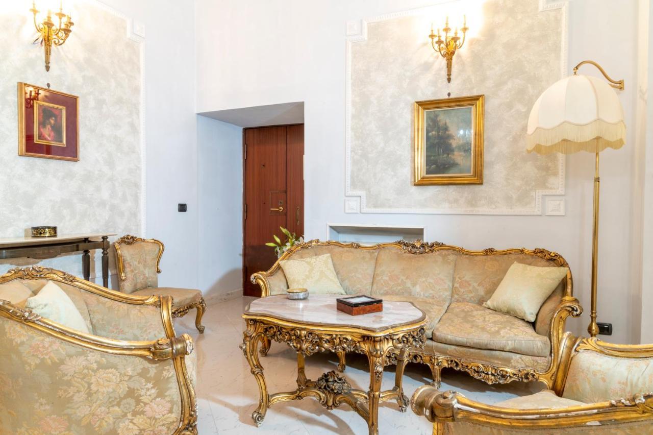 Deluxe With Garden In Vomero