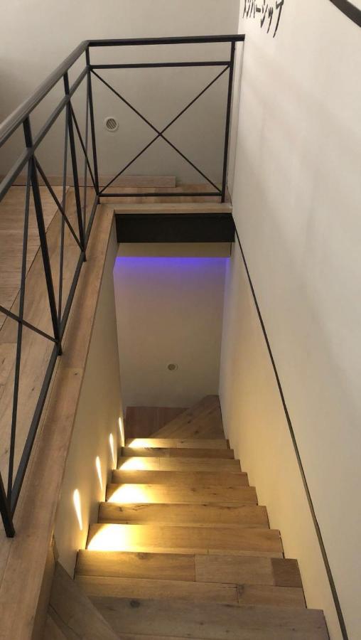 Super Design Centro Con Sky Wifi Veloce E Netflix