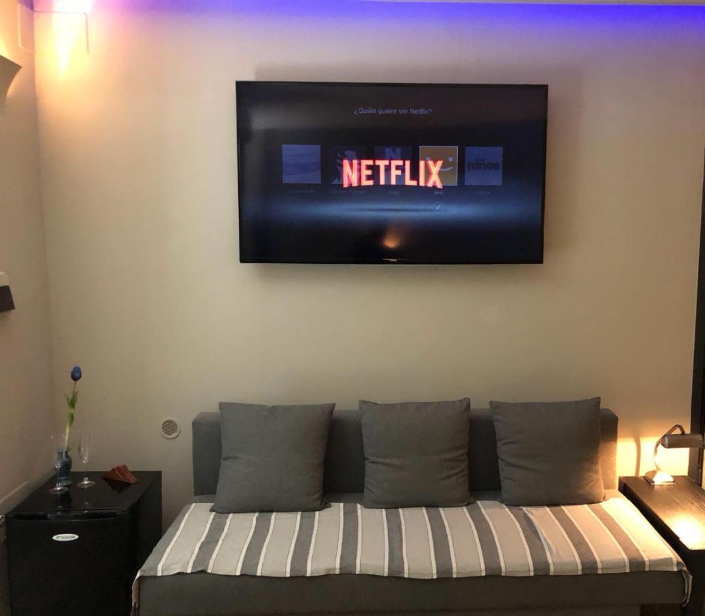 Super Design Centro Con Sky Wifi Veloce E Netflix