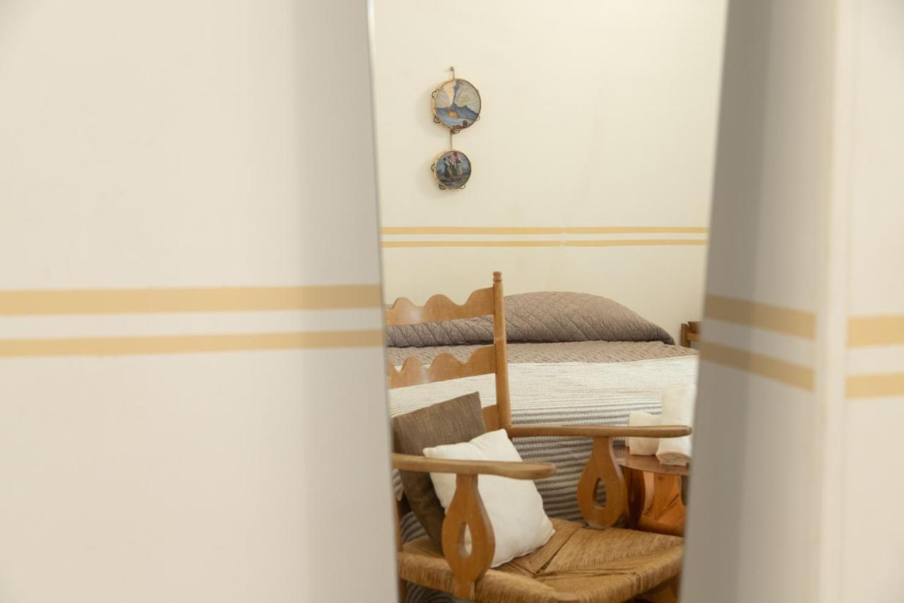 Neapolitan Style Apartment *
