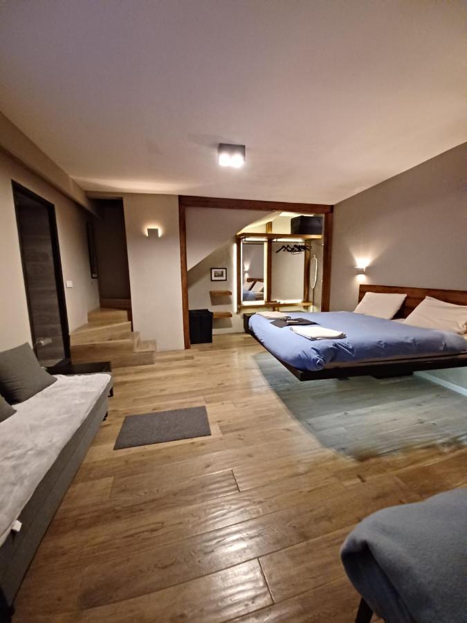 Super Design Centro Con Sky Wifi Veloce E Netflix Naples