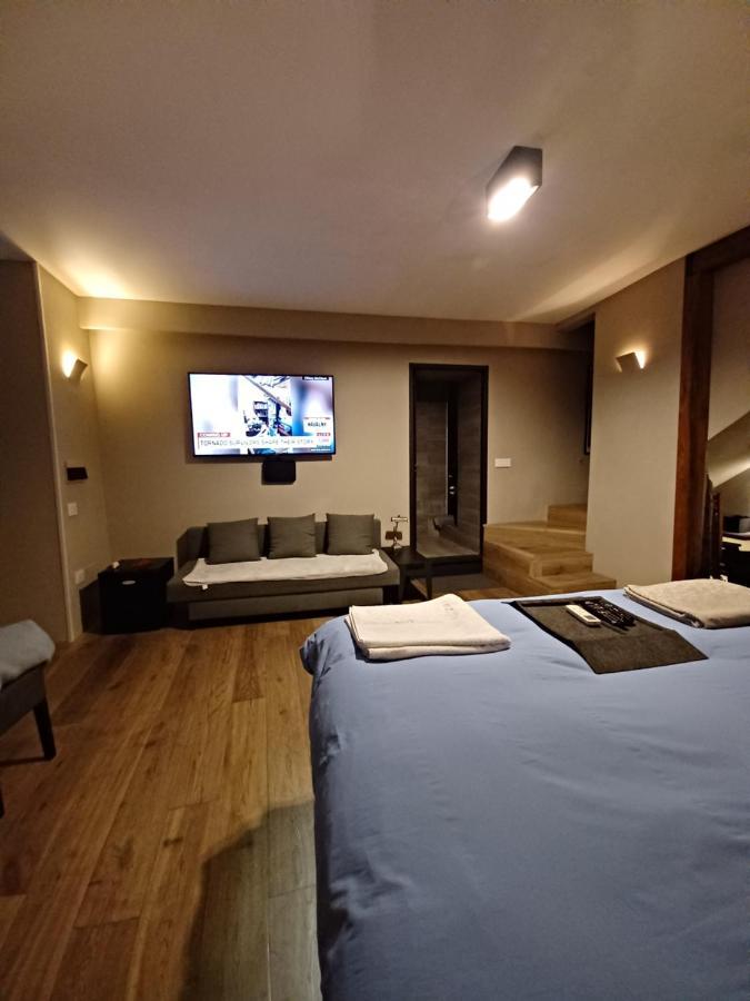 Super Design Centro Con Sky Wifi Veloce E Netflix