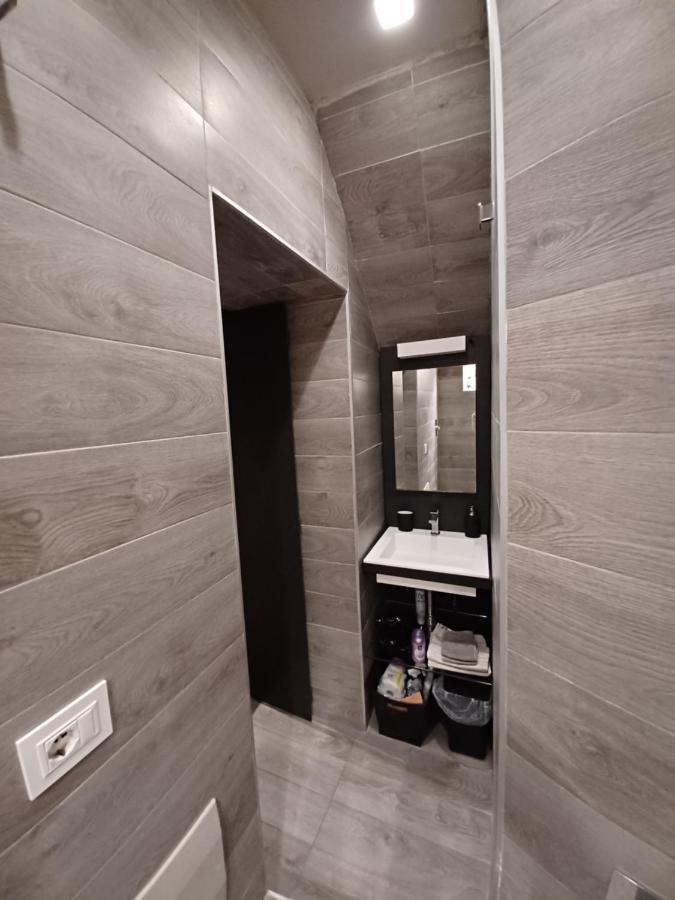 Super Design Centro Con Sky Wifi Veloce E Netflix Apartment Naples