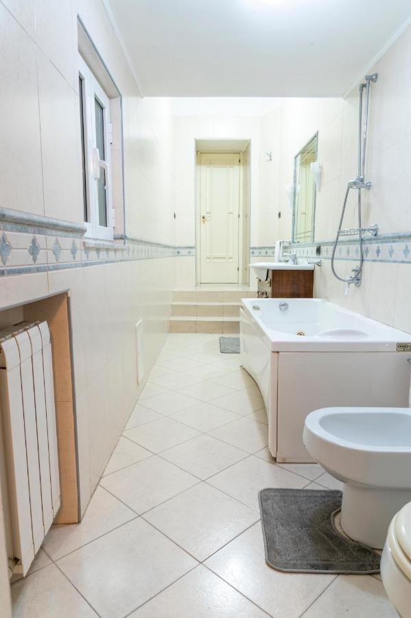 Deluxe With Garden In Vomero Apartment