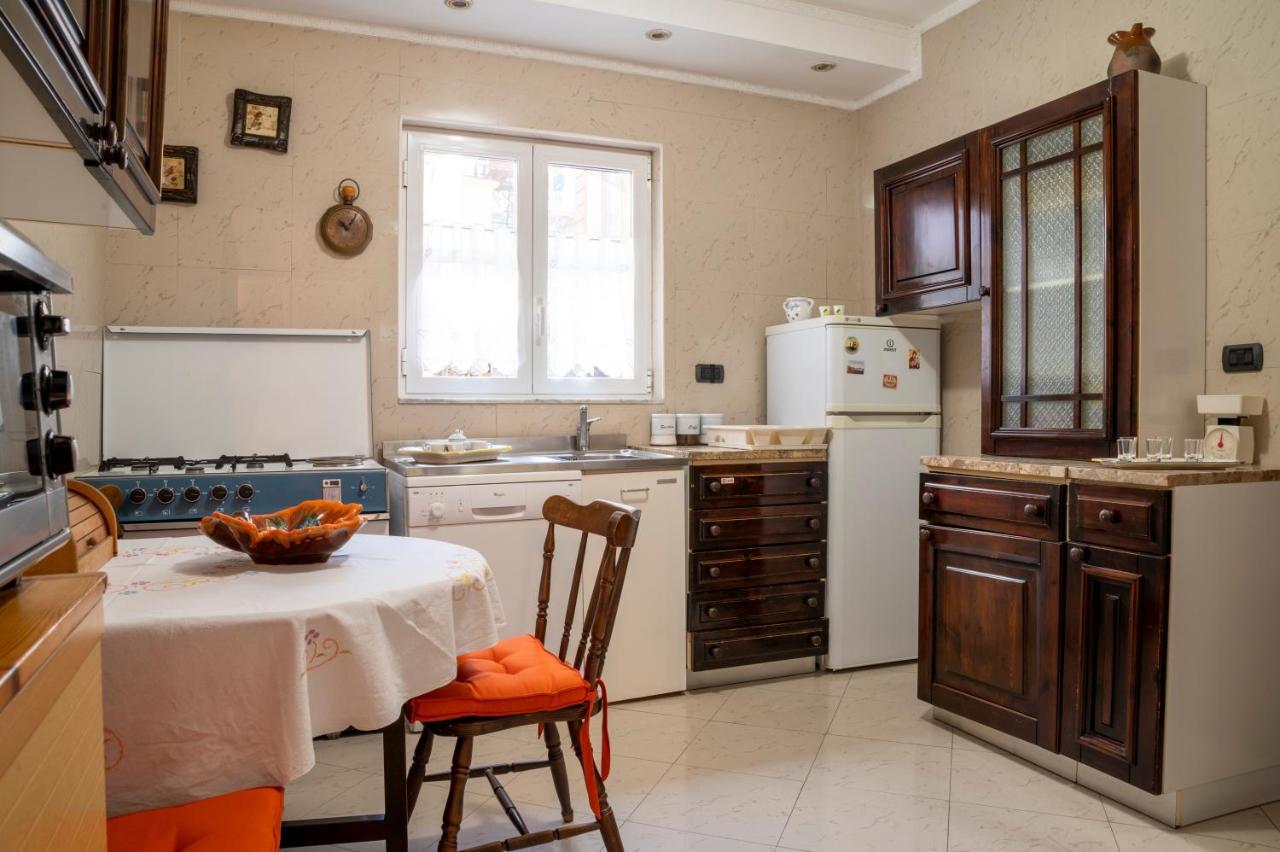Deluxe With Garden In Vomero Apartment