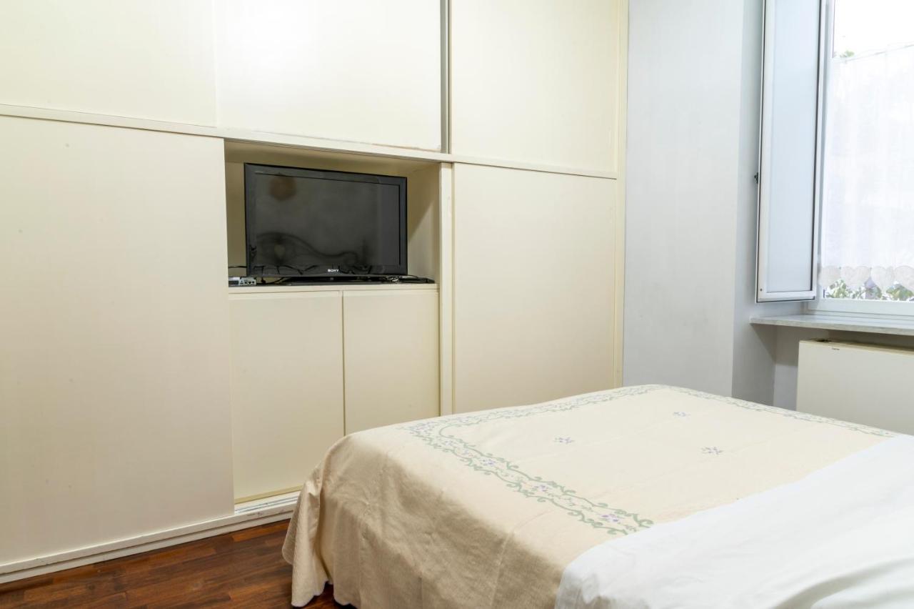 Deluxe With Garden In Vomero Apartment Naples