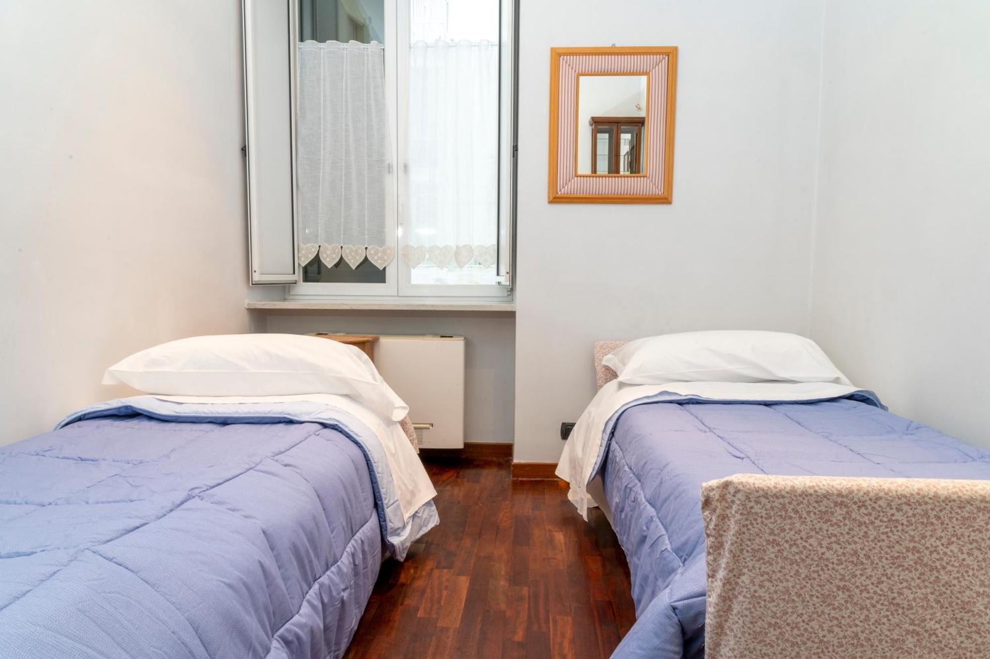 Deluxe With Garden In Vomero Naples