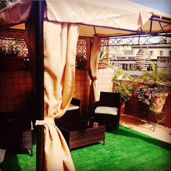 Apartment Amazing Roof In The Heart Of Naples!