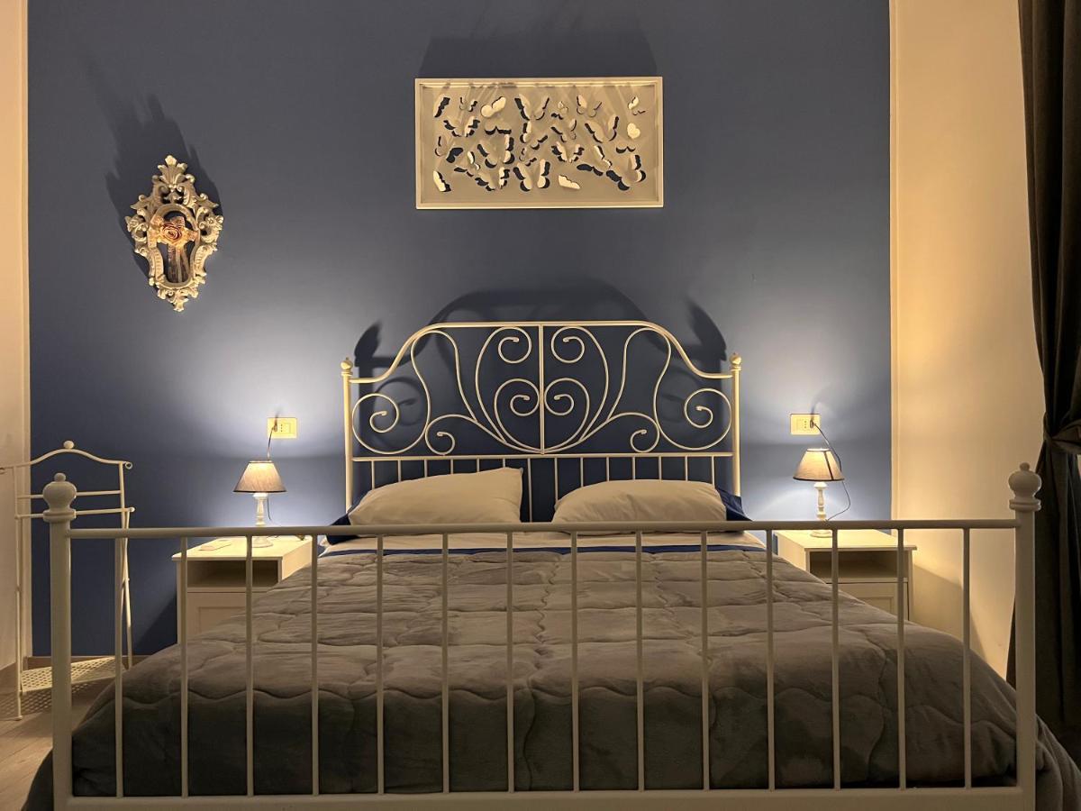 Vico Longo 25 - Ensuit Flat In The Heart Of Naples