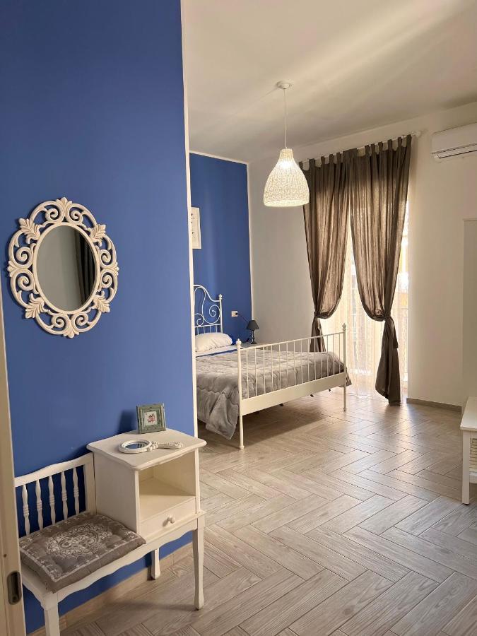Vico Longo 25 - Ensuit Flat In The Heart Of Apartment