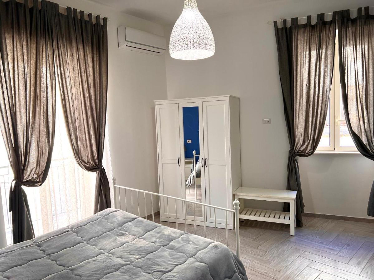 Vico Longo 25 - Ensuit Flat In The Heart Of Apartment *
