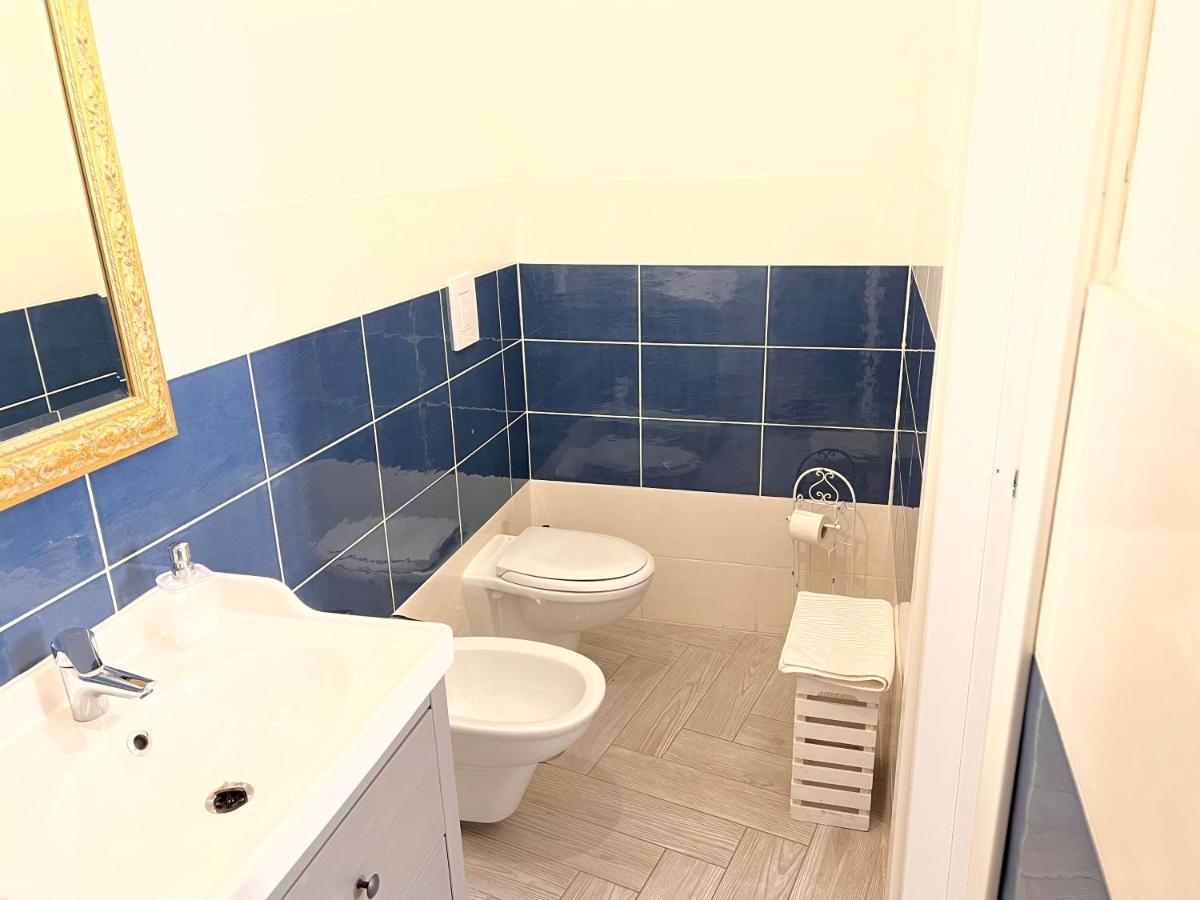 Vico Longo 25 - Ensuit Flat In The Heart Of Naples