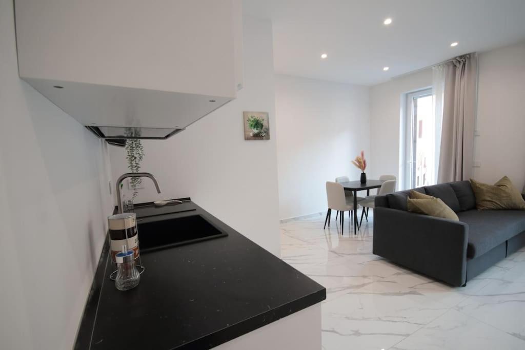 Apartment Chiaia Arcoleo House - Sofia