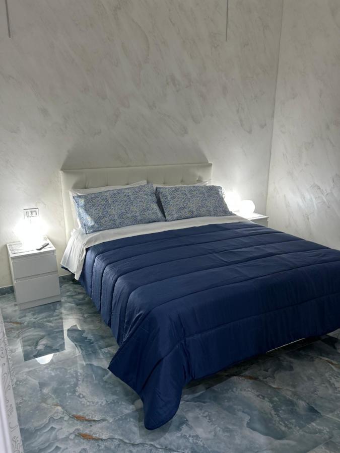 Ester 4 * Naples