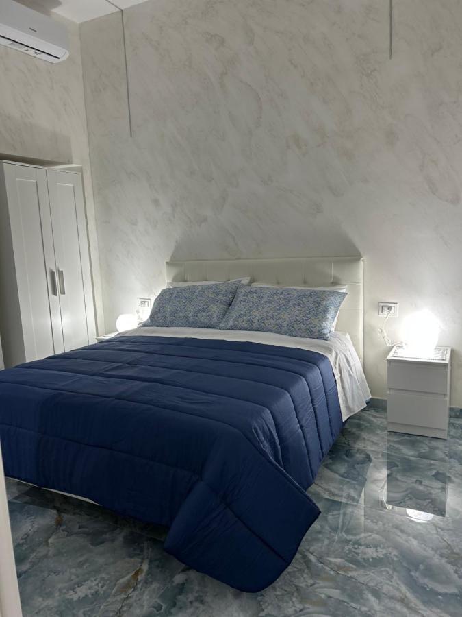 Ester 4 * Naples