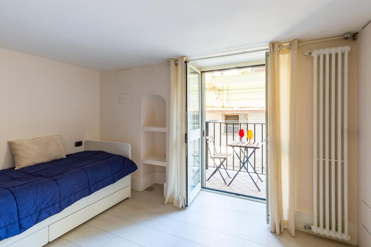 Cool Flat At Via Dei Mille By Napoliapartments * Naples