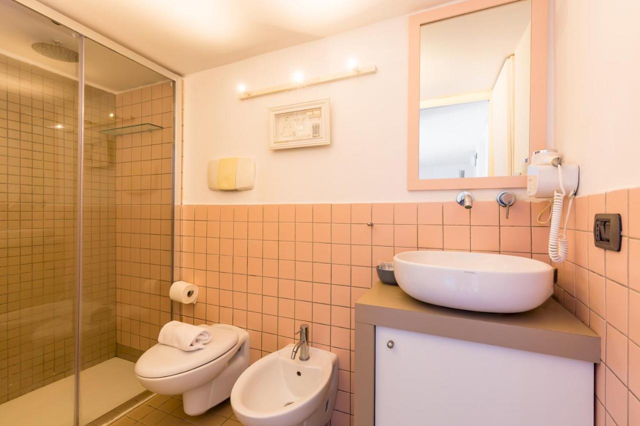 Cool Flat At Via Dei Mille By Napoliapartments Naples