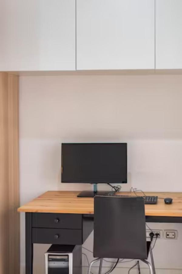 The White Side Apartment