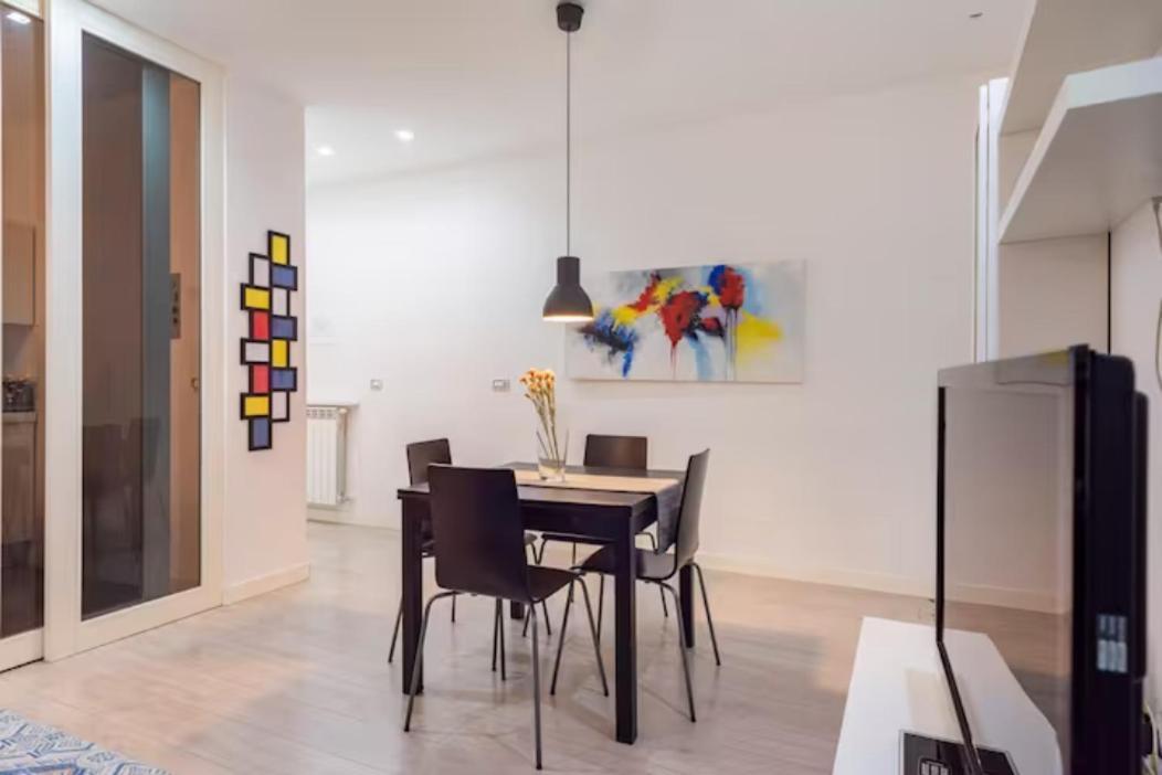 The White Side Apartment