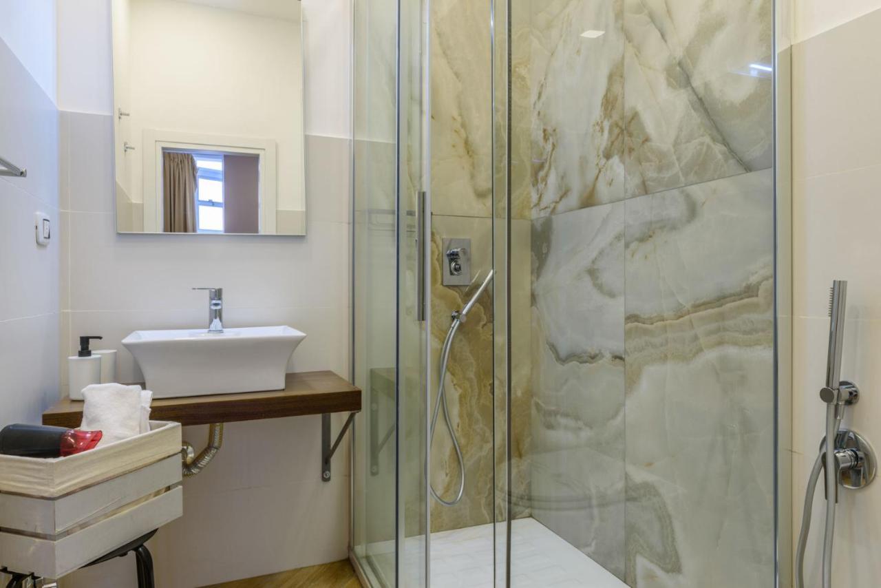 Domus Angioina 3*